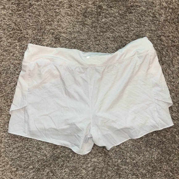 White Athletic Shorts with pockets - Picture 2 of 2